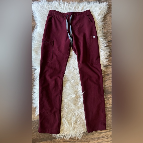 Figs Yola Skinny Scrub Pants Size XS Burgandy Maroon Stretch Soft Straight Leg - Picture 1 of 8
